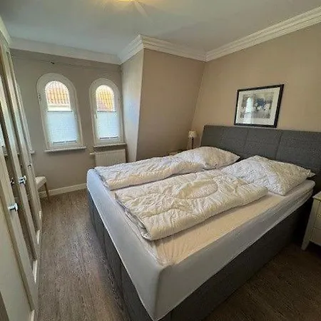 Unter Den Kolonnaden - 27-18 *